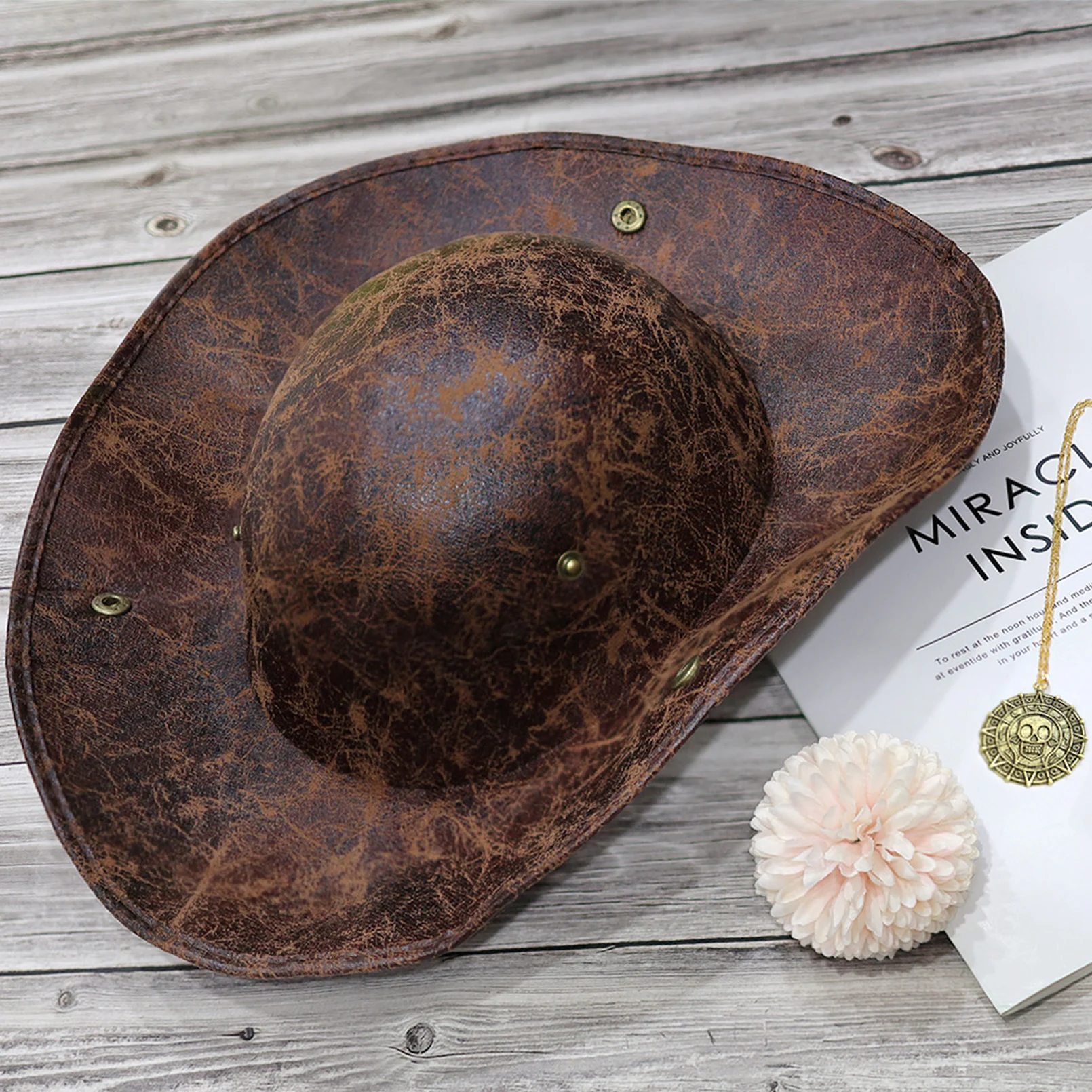 Sombrero de pirata renacentista para adultos, sombrero tricornio de piel sintética marrón para hombres y mujeres, accesorios de disfraz de pirata para Cosplay de Halloween