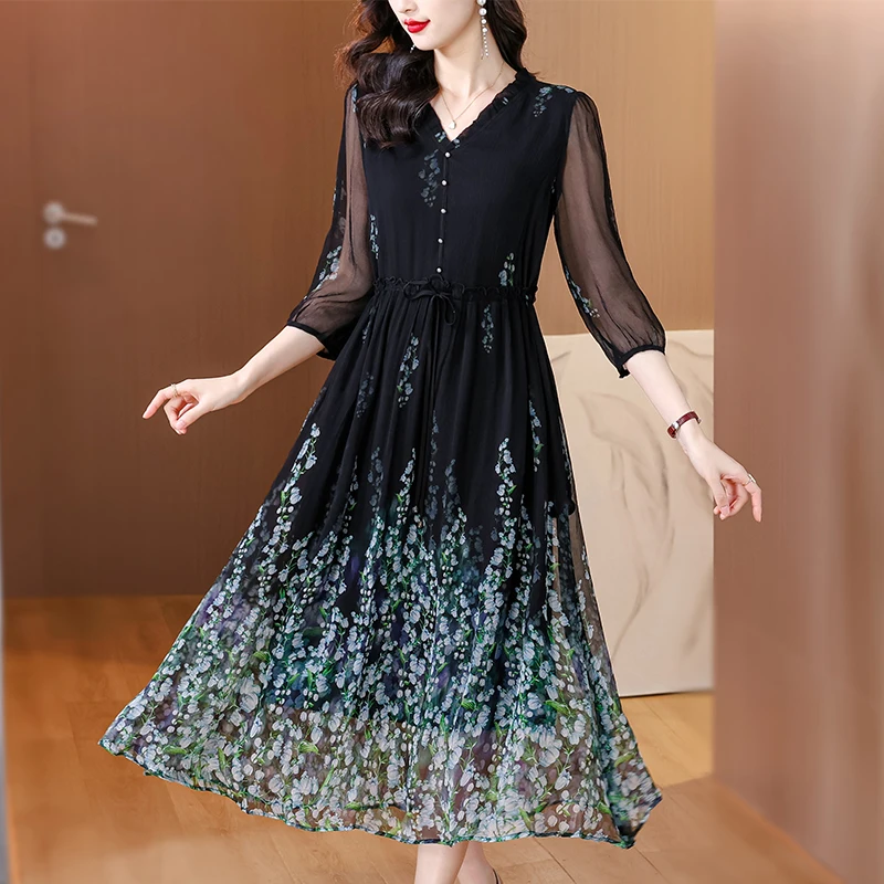 2024 Spring/Summer New Black Silk Fragmented Flower Short sleeved Dress for Women's Loose Large Mesh V-neck Knee Length Dress