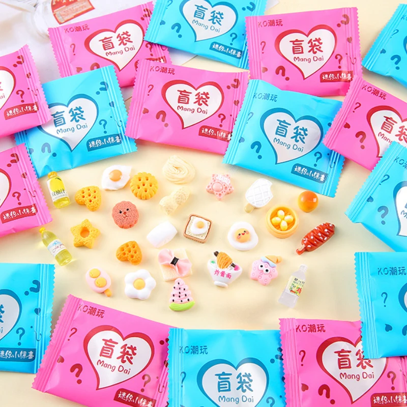 1/3/5/10 Buah Figur Model Kartun Mini Hadiah Kelas Acak untuk Perlengkapan Siswa Hadiah Pesta Hadiah Mainan Model Lucu Tas Buta