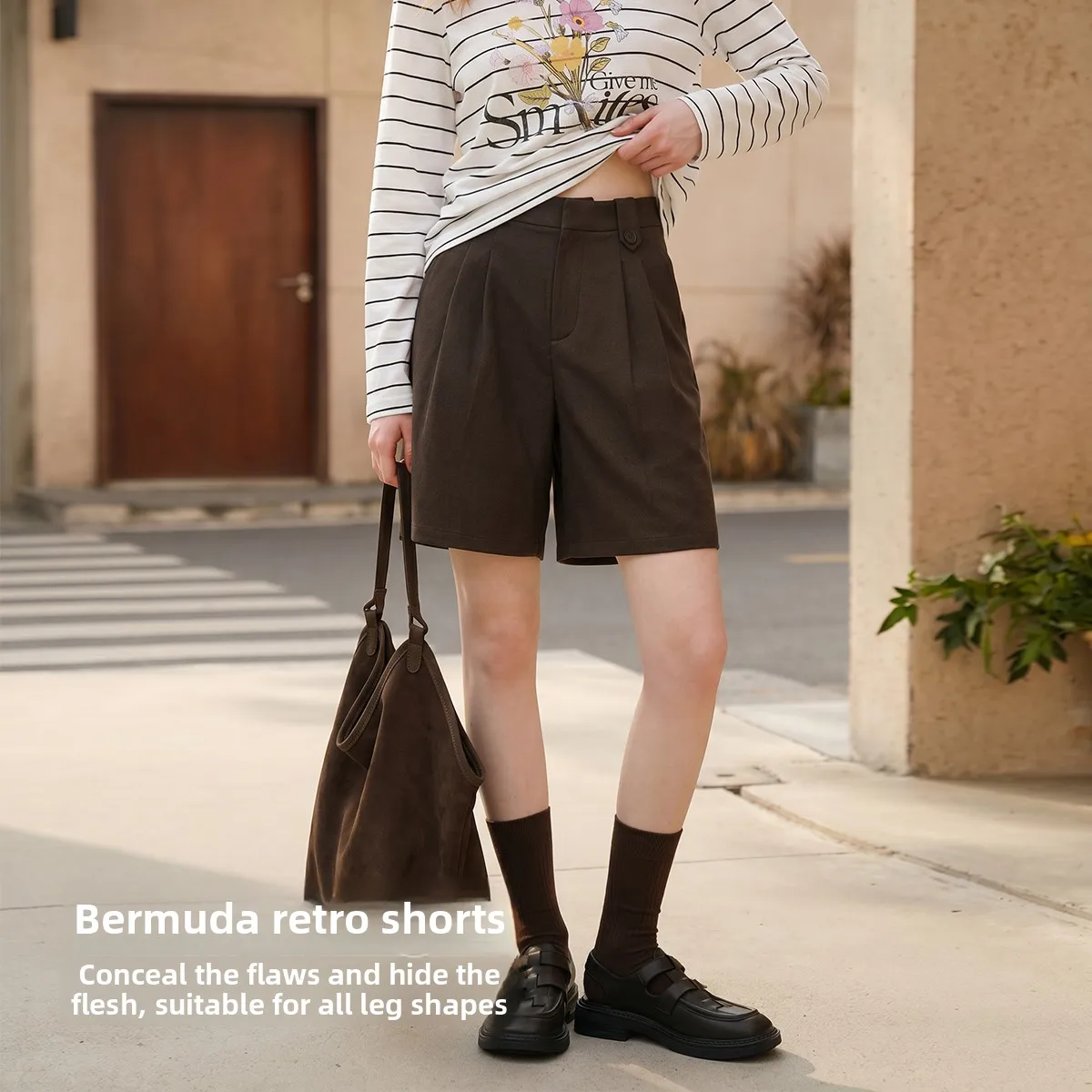 OLrain 2026 Autumn New Retro Coffee Color Commuter Casual High Waist Pleated Five-point Suit Wide-leg Shorts O58QK008982