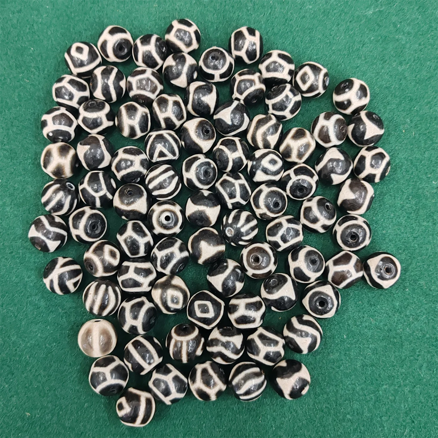 10pcs/lot natural old agate dzi wholesale Black and white Balls 15mm Weathering lines diy Bracelet Accessories jewelry Ethnic