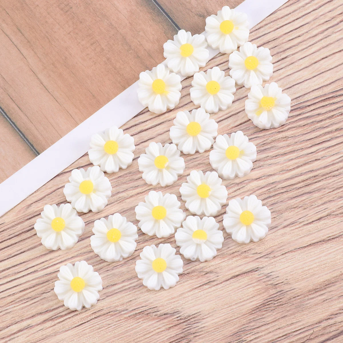 

20 Pcs Small Daisy Material Daisies Flowers Artificial Resin Accessory Phone Case