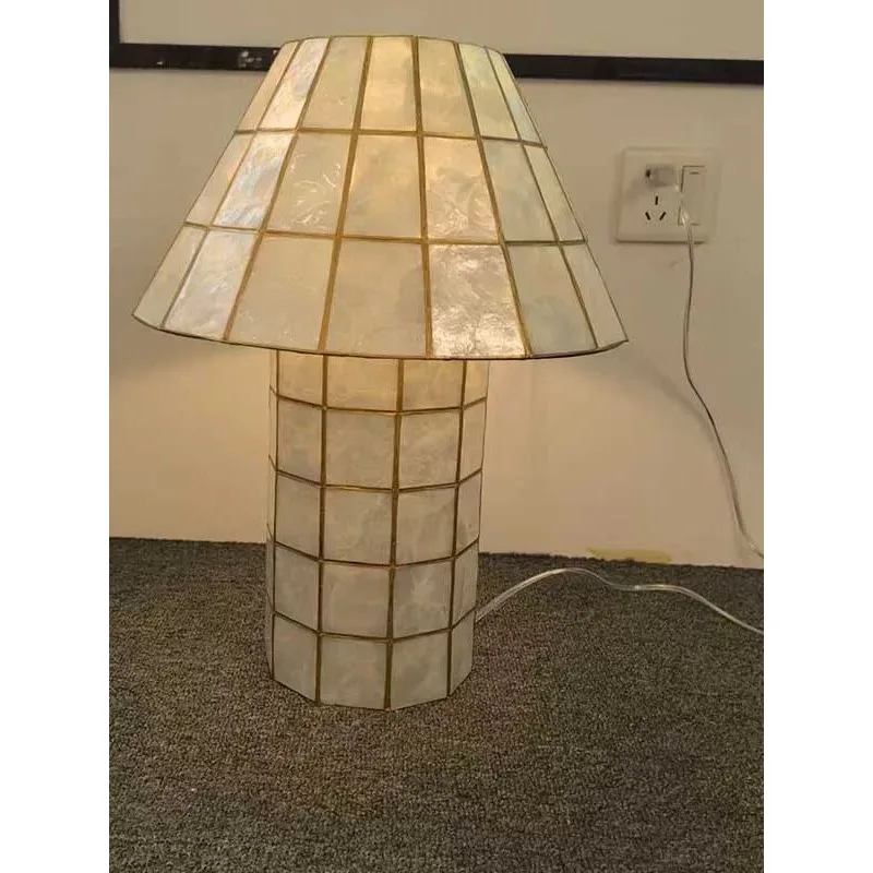 Designer art shell desk lamp, simple hotel front desk villa living room study bedroom bedside mushroom desk lamp