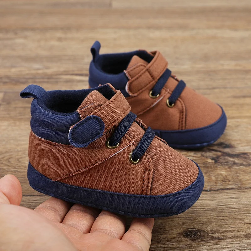 

Adorable Old-School Canvas Shoes for Mini Men Cozy Canvas Footwear for Stylish Baby Boys 0-18 Months