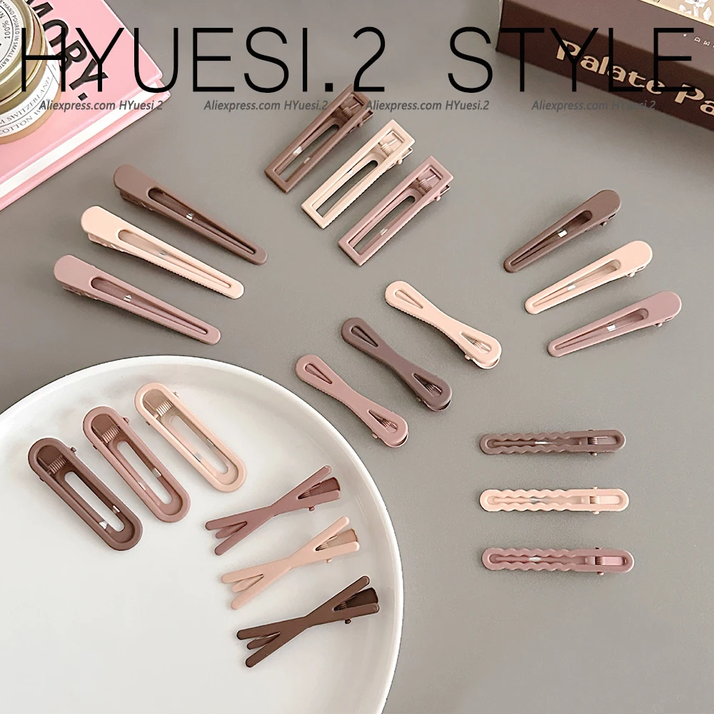 3/4 Pcs Simple One-Word Metal Hair Clips Set Coffee Color Bear Heart Geometric Duckbill Hairpins Sweet Girls Star Hair Barrettes