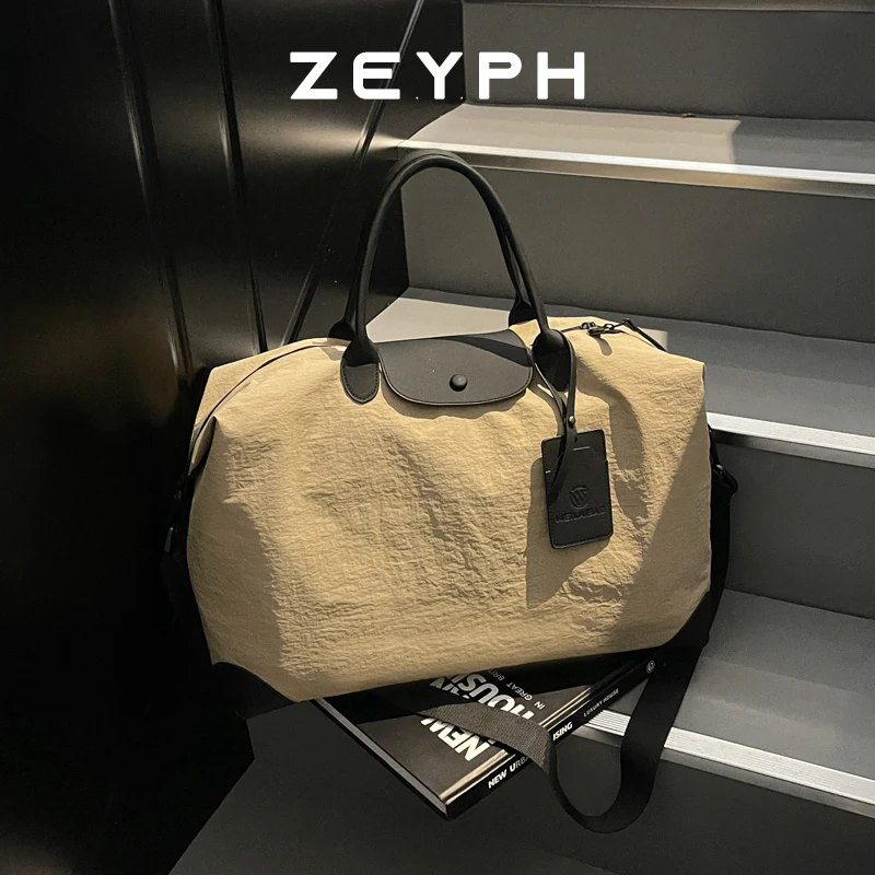 

Zeyph Nylon Weave Large Capacity Large Minimalist Design Sports Bag Shoulder Bag