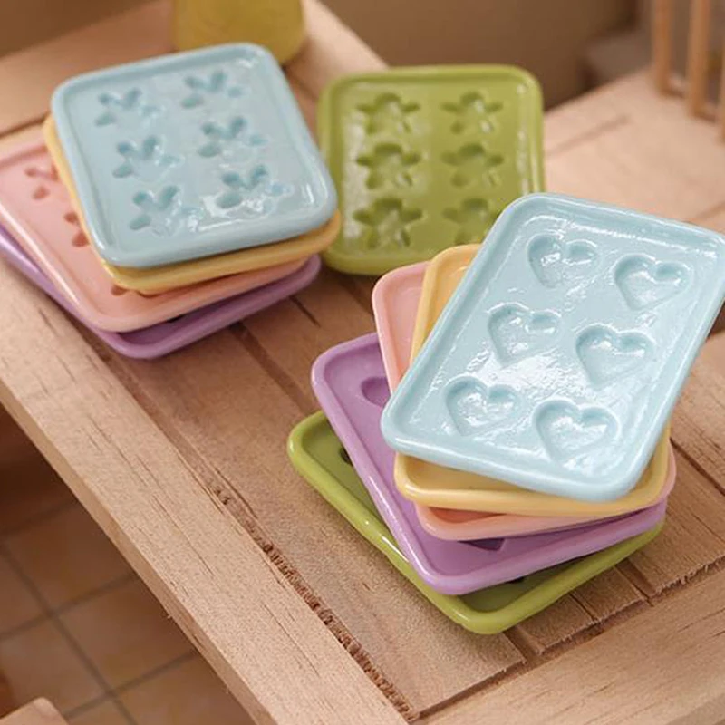 

2PCS 1:12 Dollhouse Mini Baking Trays - Pretend Play Kitchen Cooking Toy Set