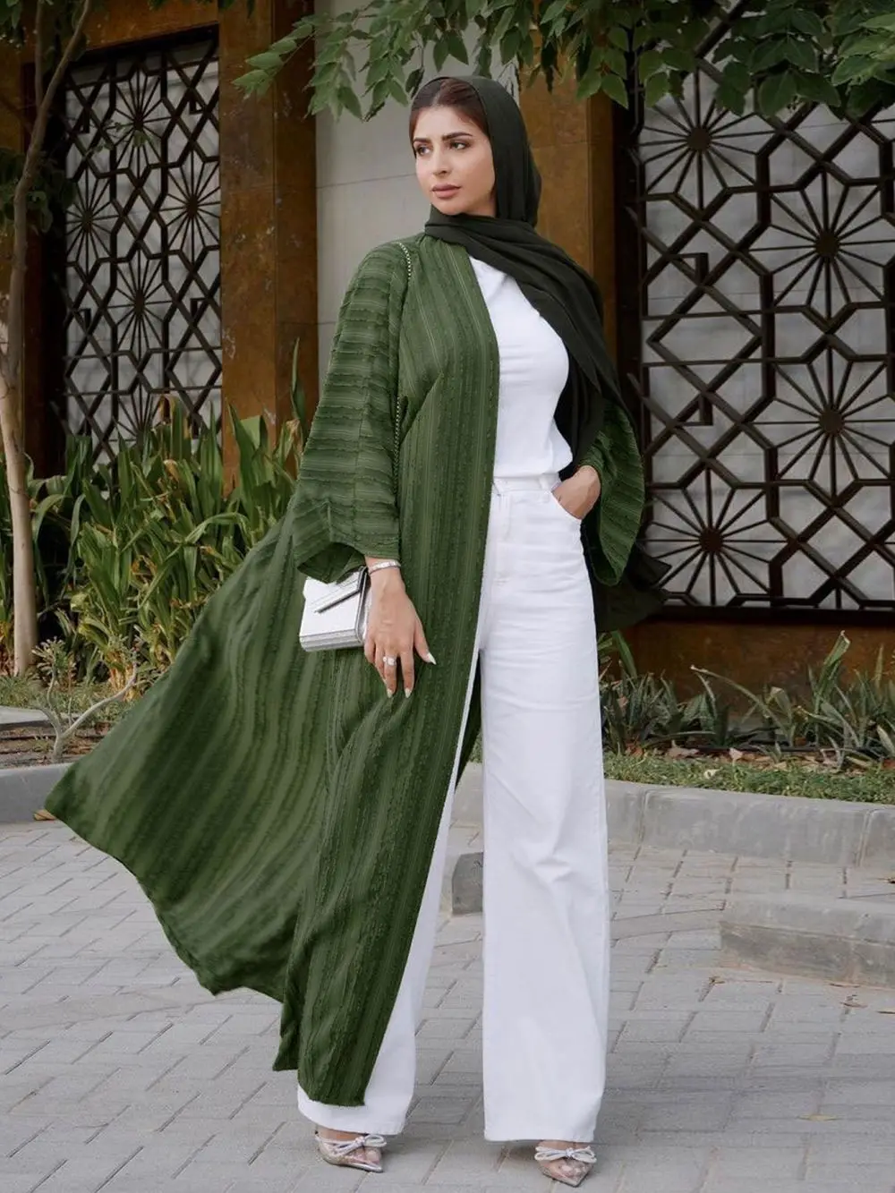 2024 New Fashion Muslim Kimono Abaya Solid Striped Retro Ethnic Cardigan Robe Dubai Middle Eastern Saudi Arabia Eid Clothes