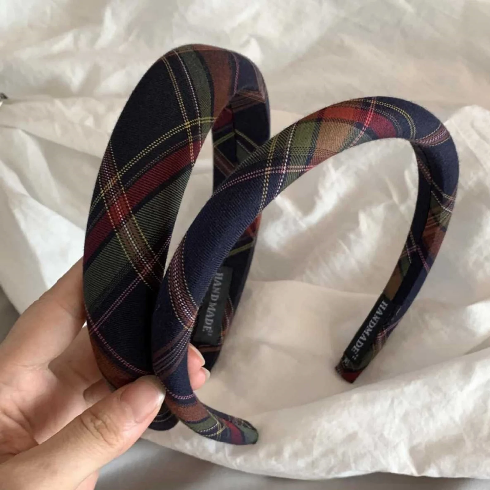 1 Stück klassisches khakifarbenes kariertes Stirnband, Retro-Haarreifen im britischen Stil, hochwertige Haarspange für Haarstyling, Schwamm-Haar-Accessoire – Detail 1