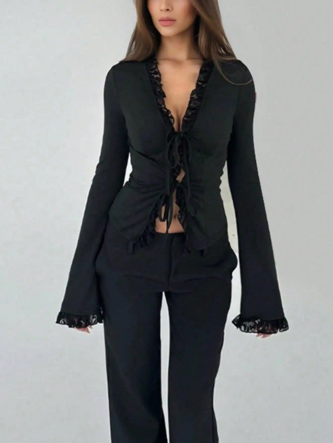 

Гала-готова блузка с рюшами на рукавах — осенняя сексуальная блузка с v-образным вырезом — рубашка узкого кроя с рюшами и завязками