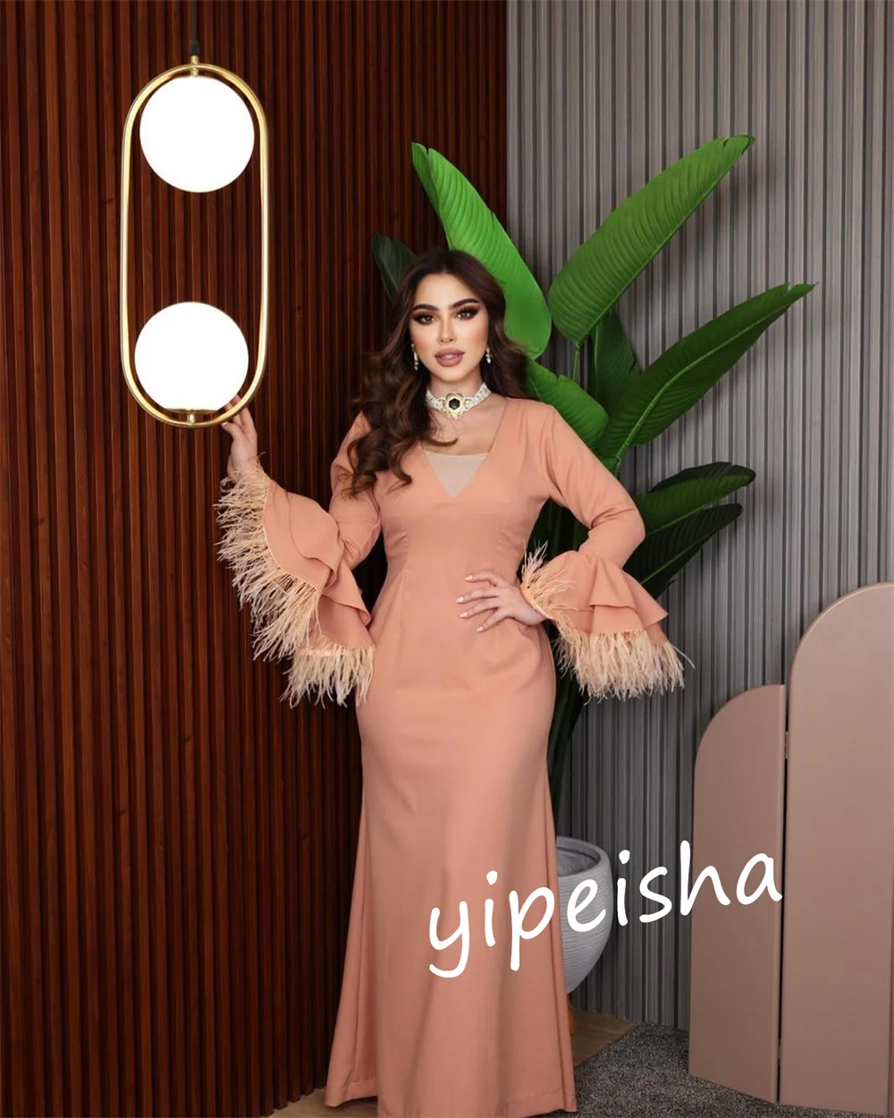 Gaun Prom malam Jersey bulu berjenjang Ruffle pesta pernikahan A-line V-neck Bespoke gaun acara gaun Midi Gaun Arab Saudi