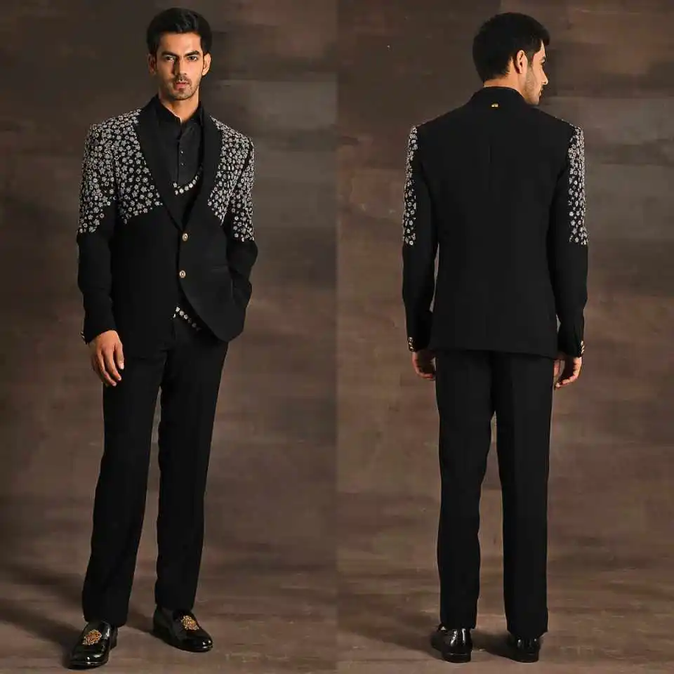 

Stylish Crystals Suits For Men Peaked Lapel Single Breasted Prom Blazers Loose Fit Dinner Party Customized 2 Pieces