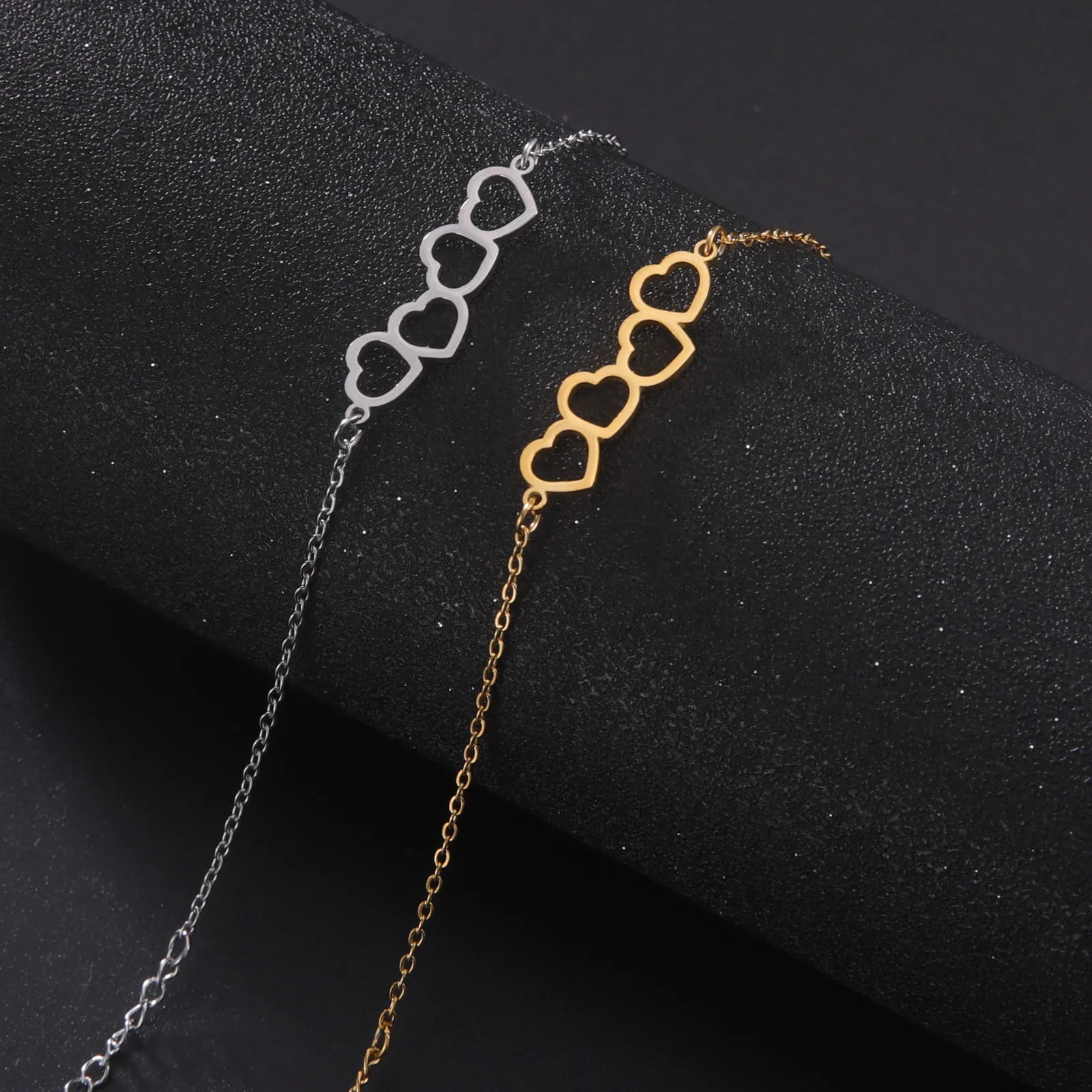Stainless Steel Bracelets Classic Sweet Hollow Heart Fashion Chain Charm Bracelet For Women Jewelry Party Friends Best Gifts