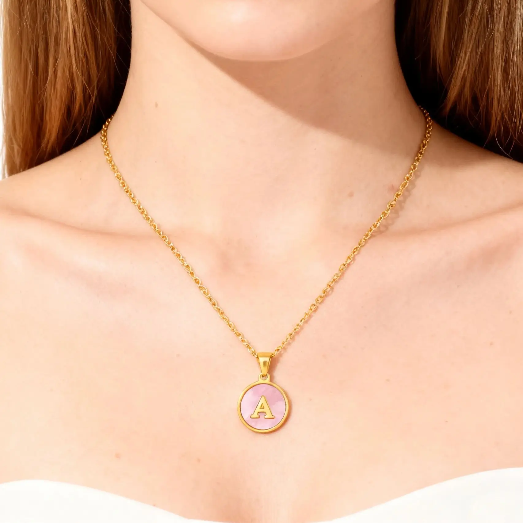 Stylish Pink Gold plated Stainless Steel Shell 26 Letter Round Pendant Necklace Elegant Women Clavicle Chain Party Jewelry Gift