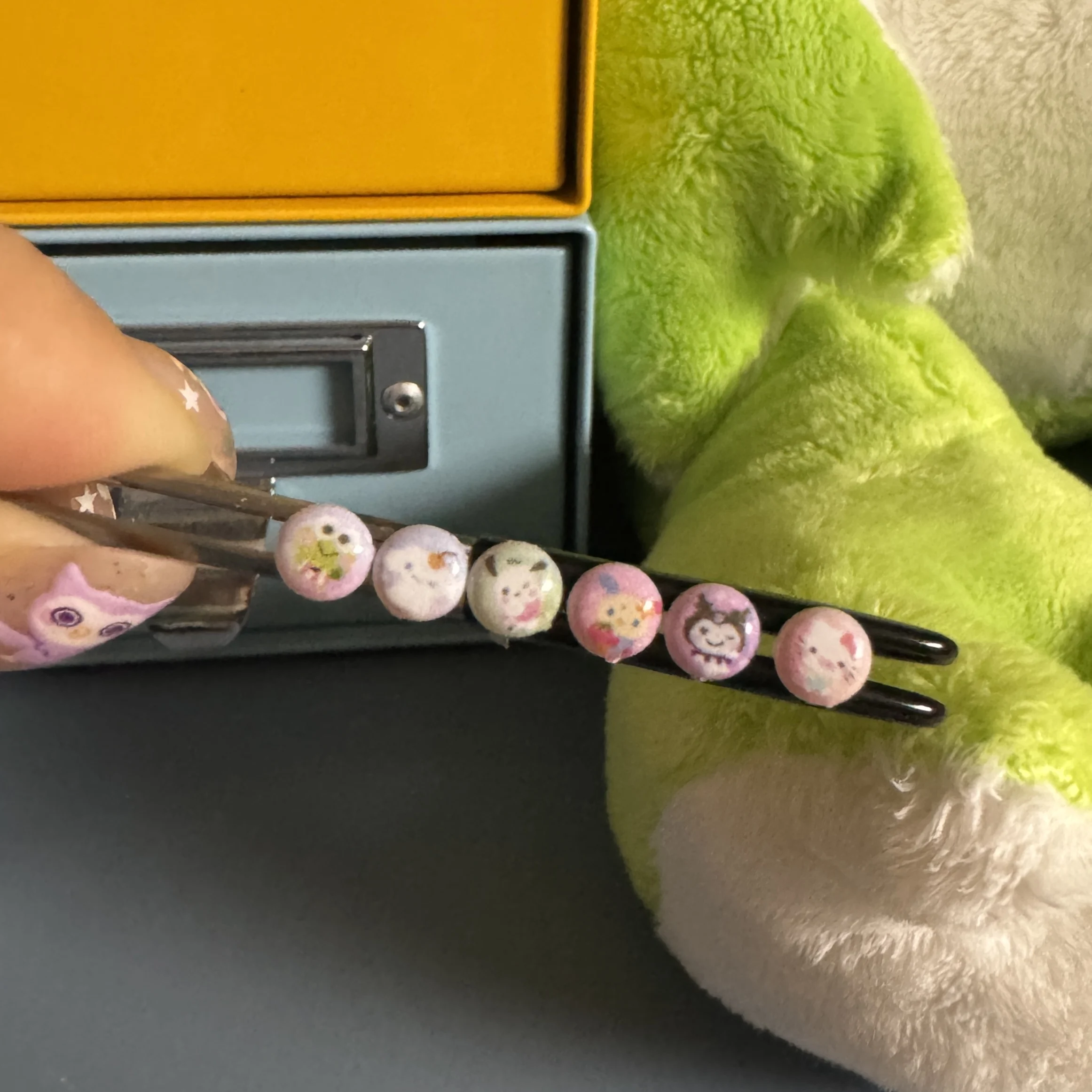 H 6pcs Only buttons