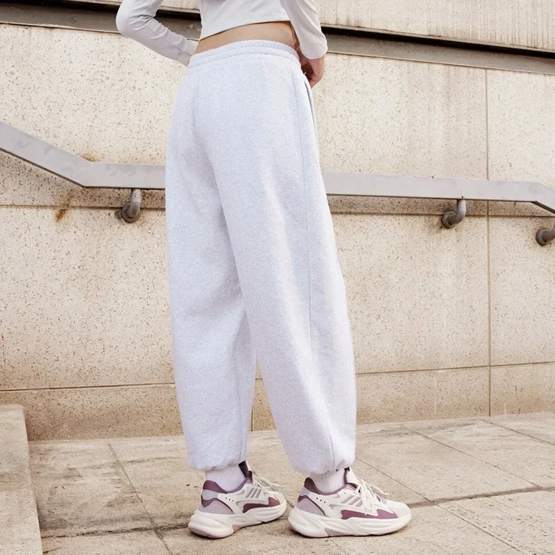 Adidas Unisex Autumn Winter Soft Fleece Lined for Men Women, Relaxed Waist Slim Fit Multi Cargo Pockets Running Trousers JM9119