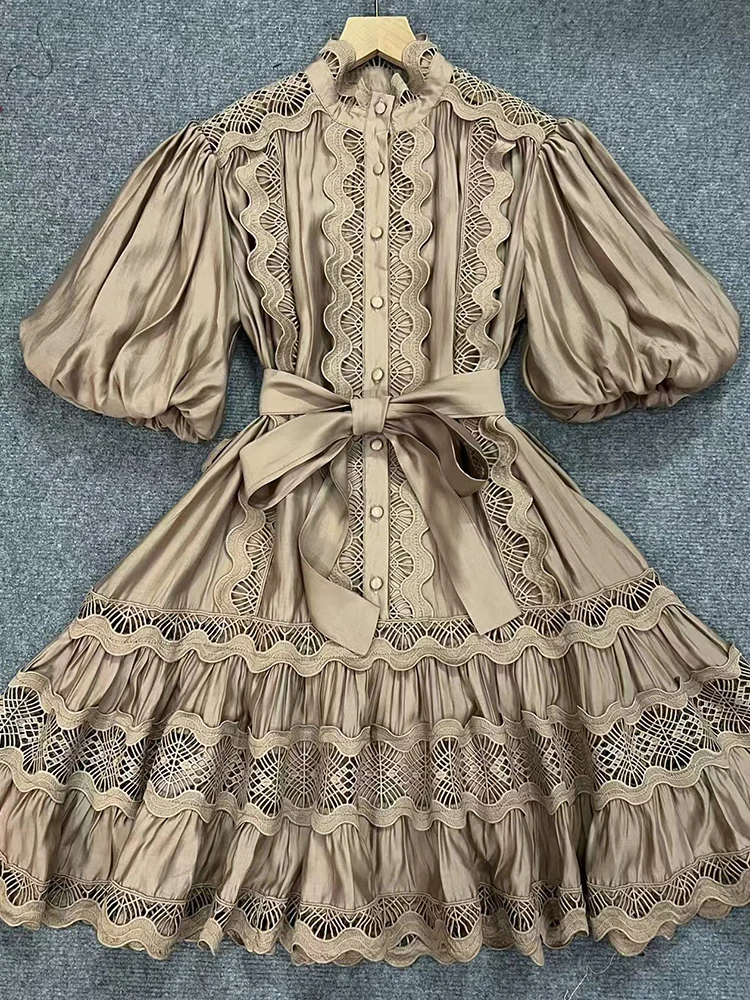 

The 2025 summer women's vintage applique cutout lace-up cinched waist dress is fashionable, loose and multi-layered puffed skirt