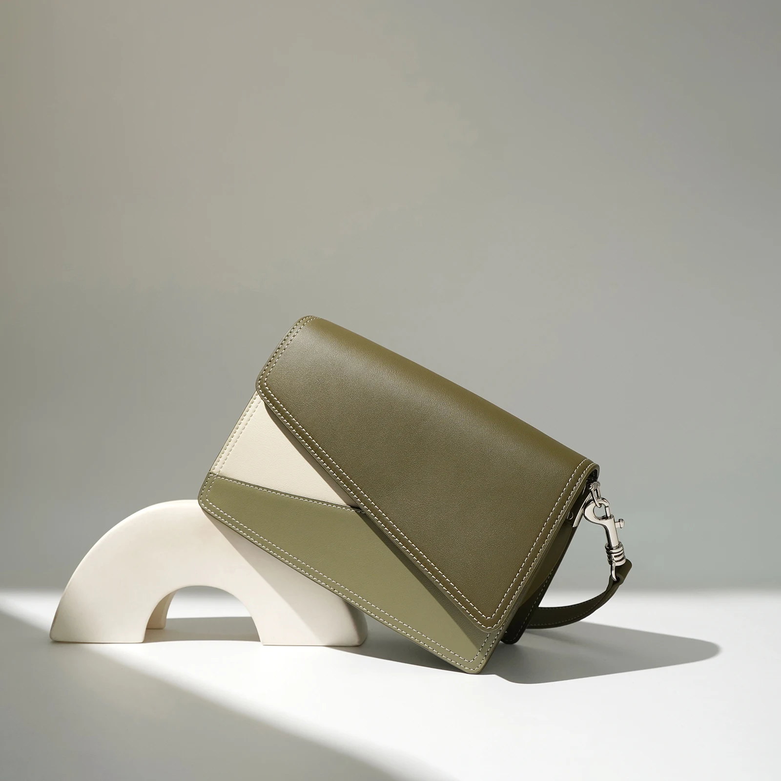 

Cowhide Women's Underarm Bag Stitching Elegant Top Handbag Versatile Shoulder Bag Hot Popular Ladies Crossbody Bag Designer
