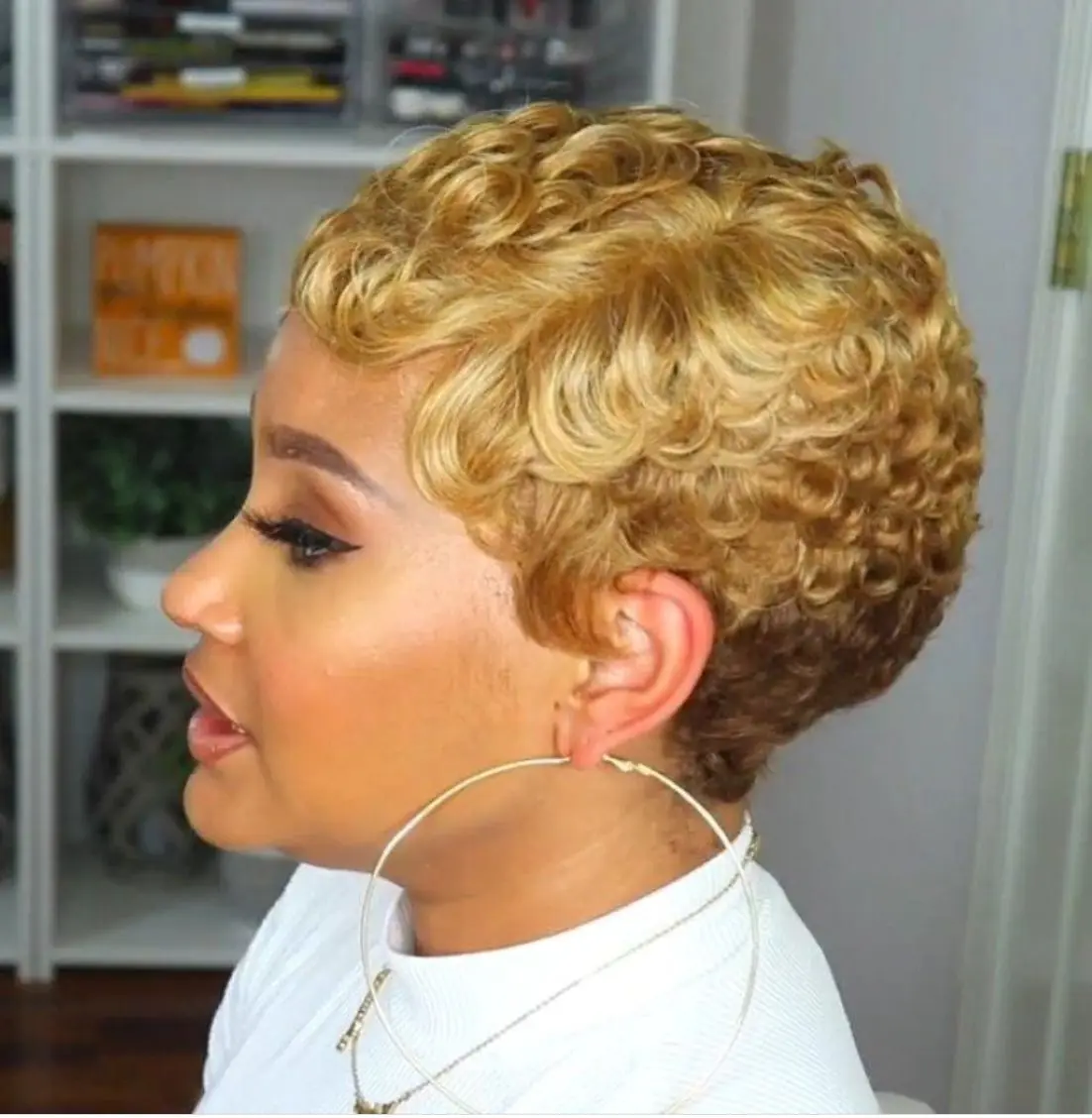 Synthetische kurze lockige Pixie Cut Bob Ombre dunkelbraun hellbraun honig blond Gold Frisur Perücken Maschine für schwarze Frauen gemacht