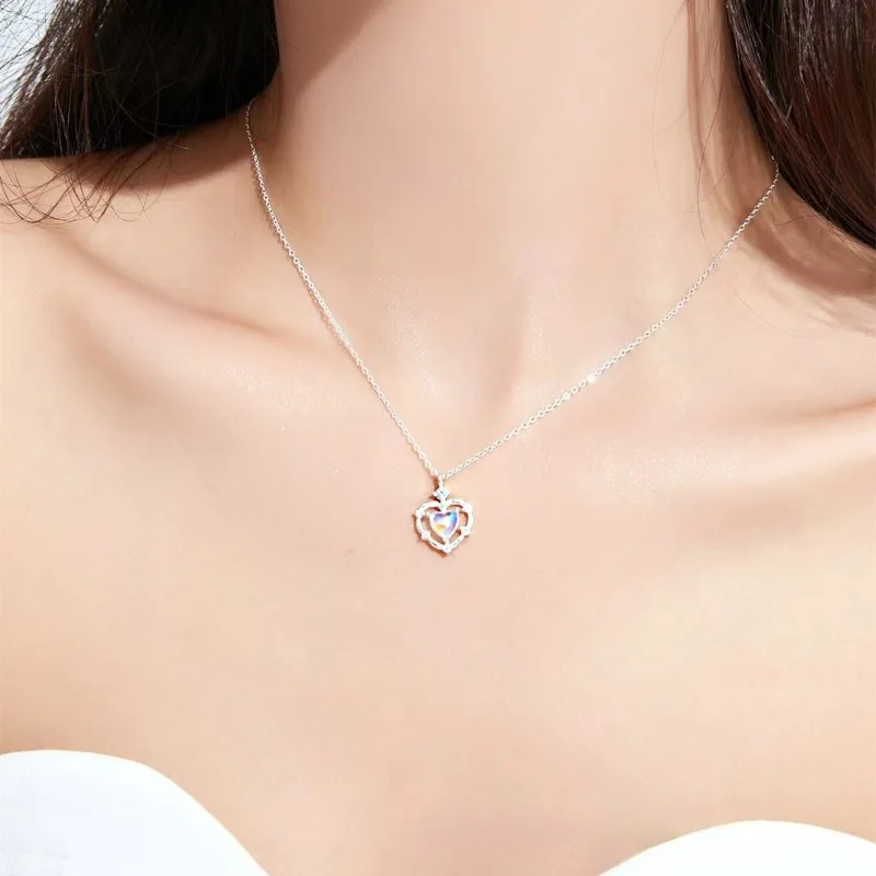 

Gradient Love Necklace for Women Light Luxury Niche Design Silver Plated Heart-shaped Collarbone Chain New Trendy Cool Necklace