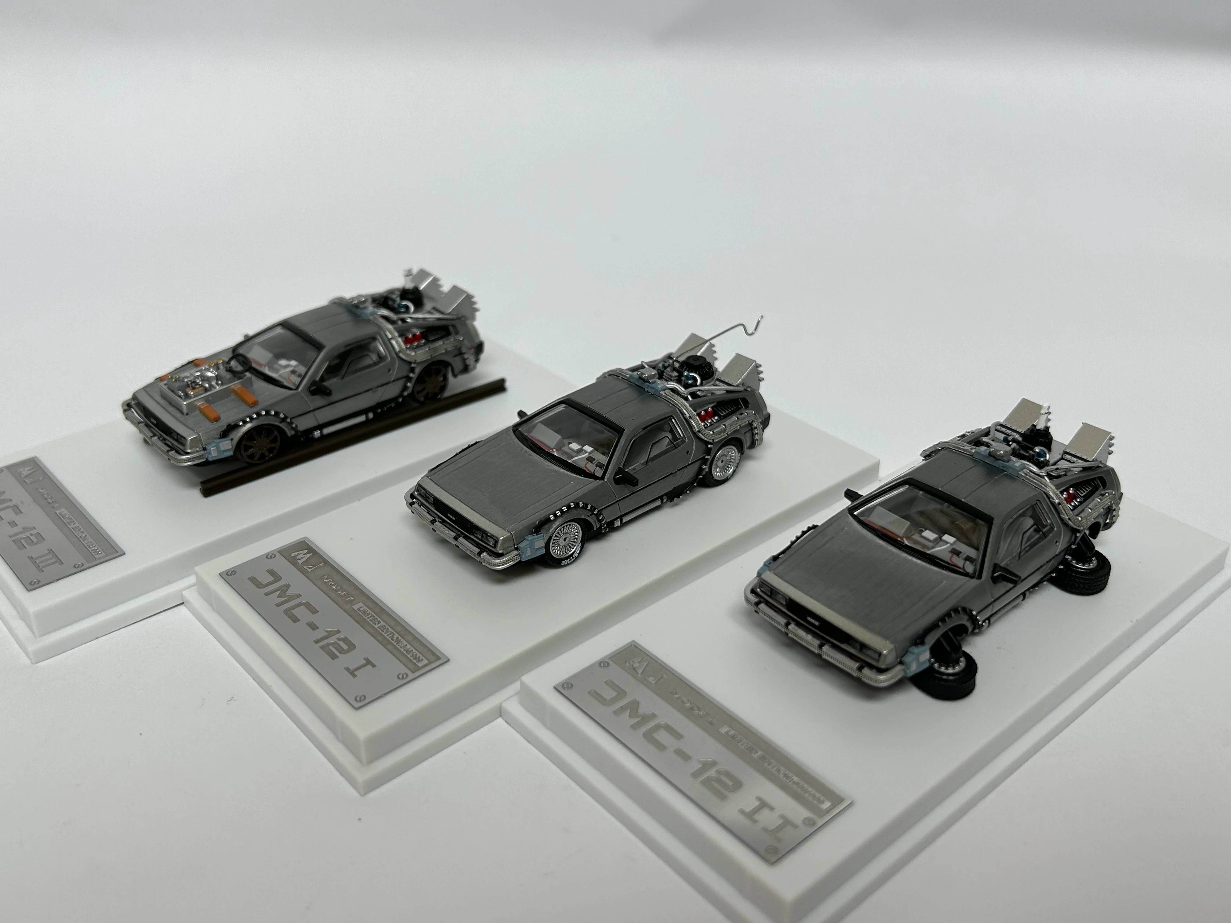 

Литая модель MJ 1/64 DeLorean Time Machine Назад в будущее, коллекционные модели автомобилей из сплава