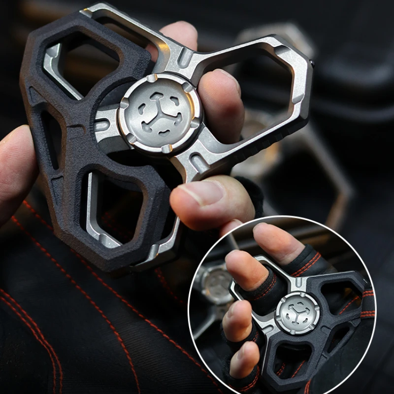 EDC Field Fidget Spinner Knuckle Tiger Adult Decompression Metal Toy Titanium Alloy Window Breaker Tide Play Boyfriend Gift