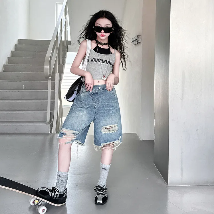 Girls' Summe Trendy and Cool Fake Two-piece Vest Set Girls' Older Children's Summer Wear Ripped Jeans and Trousers Two-piece Set