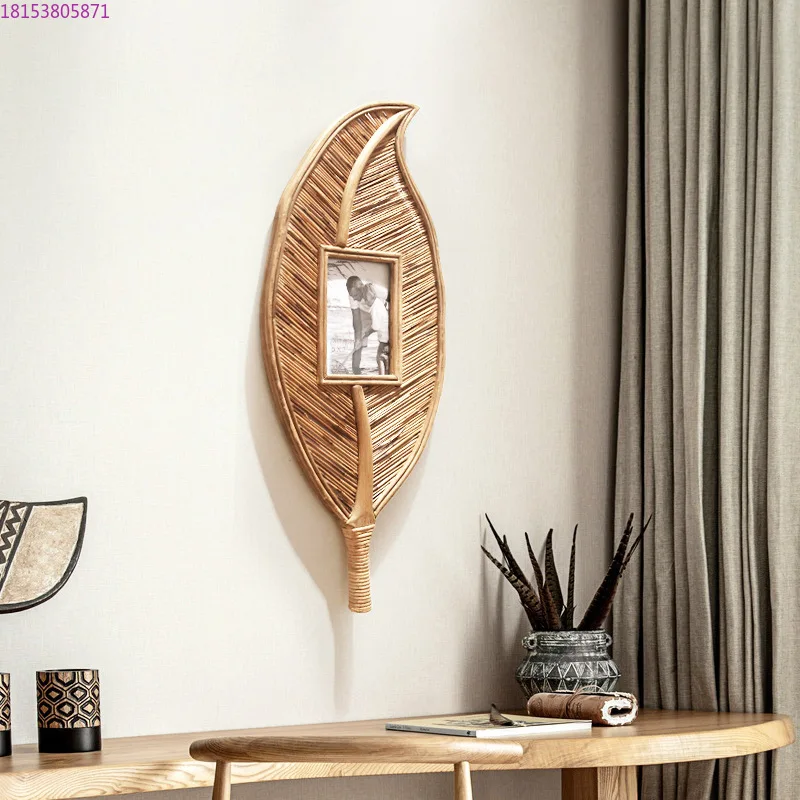 Wabi-sabi style creative photo frame hanging on the wall Japanese-style homestay entrance entrance wall reed wall
