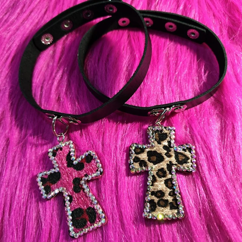 Y2K Accessories Leopard Print Cross Choker Sexy Pendant Necklace for Women Korean Fashion Necklaces Goth Jewelry Grunge