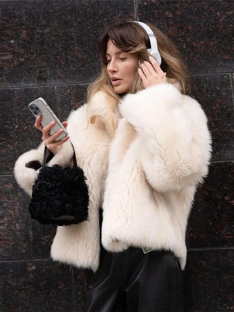 2024 Fashion Oversized Stand Collar Furry Fur Coat Women Luxury White Long Flare Sleeve Faux Jacket Autumn Winter Lady Outerwear