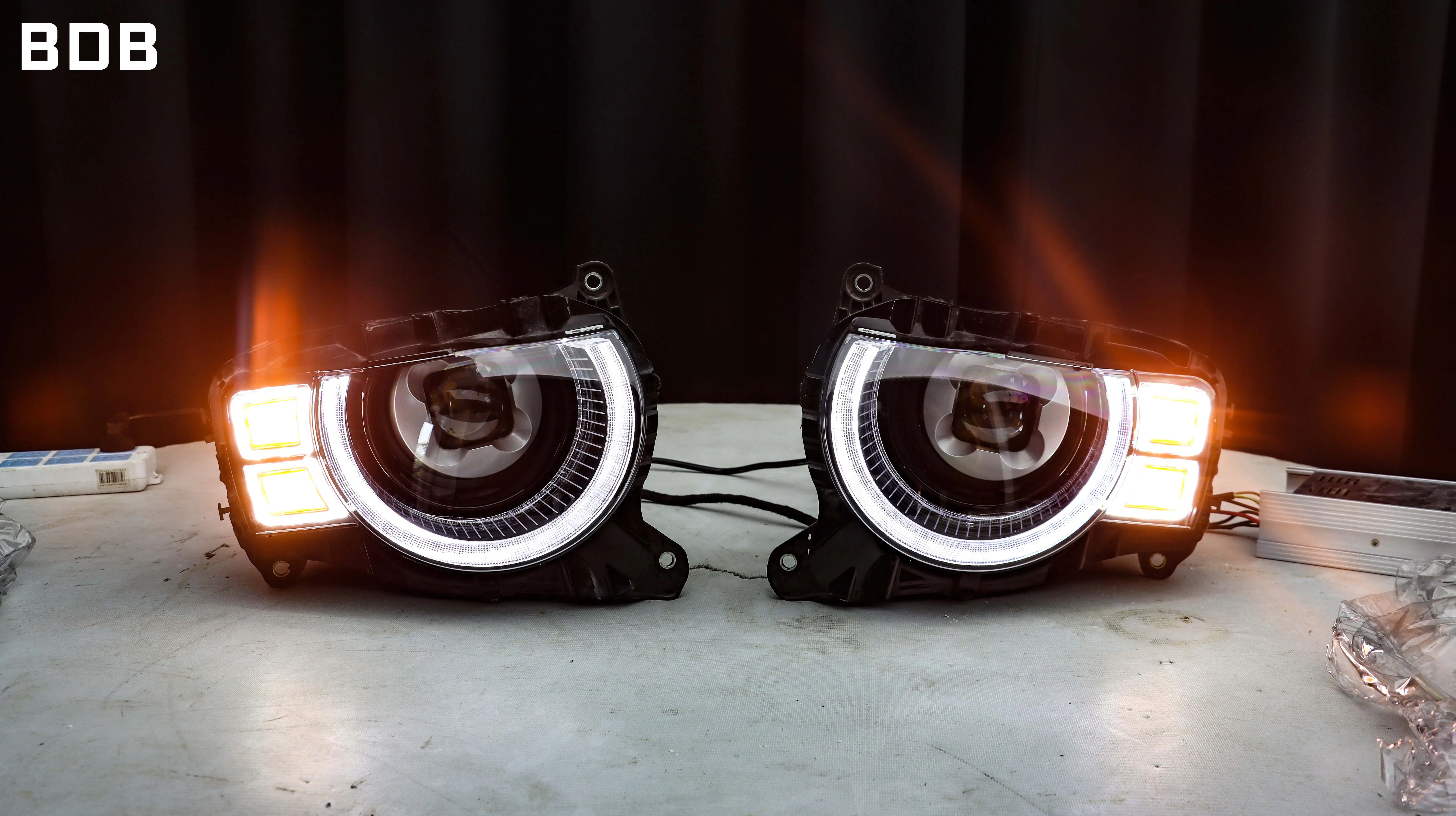 

20252020-2025 for Land Rover Defender 90/110 LED Matrix Headlights New High-End Upgrade & Replacement 6500k Color Temperature
