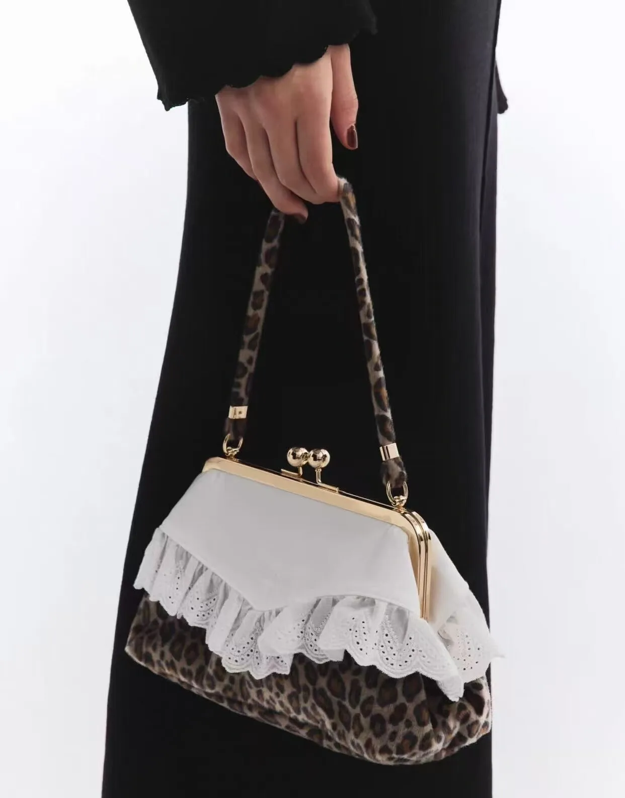 2026 New Japanese Style Elegant Handheld Lace Edge Shoulder Clasp Bag Women's Leopard Underarm Bag Tote Handbags for Women
