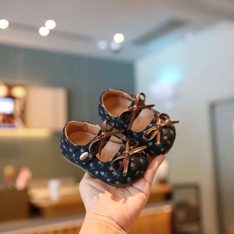 أطفال حذاء كاجوال طفل أحذية بكعب منخفض بولي أحذية أحذية من الجلد أحذية الربيع للفتيات المضادة للانزلاق حذاء أبيض حجم 11 سنتيمتر-13 سنتيمتر