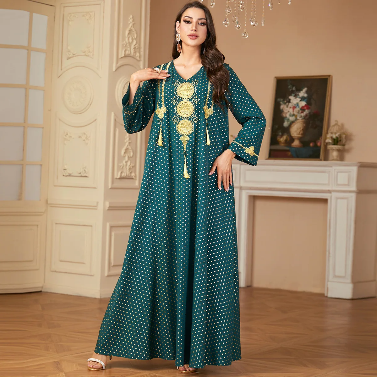 2855 new temperament V-neck Muslim robe embroidered with gold foil long sleeved dress for women