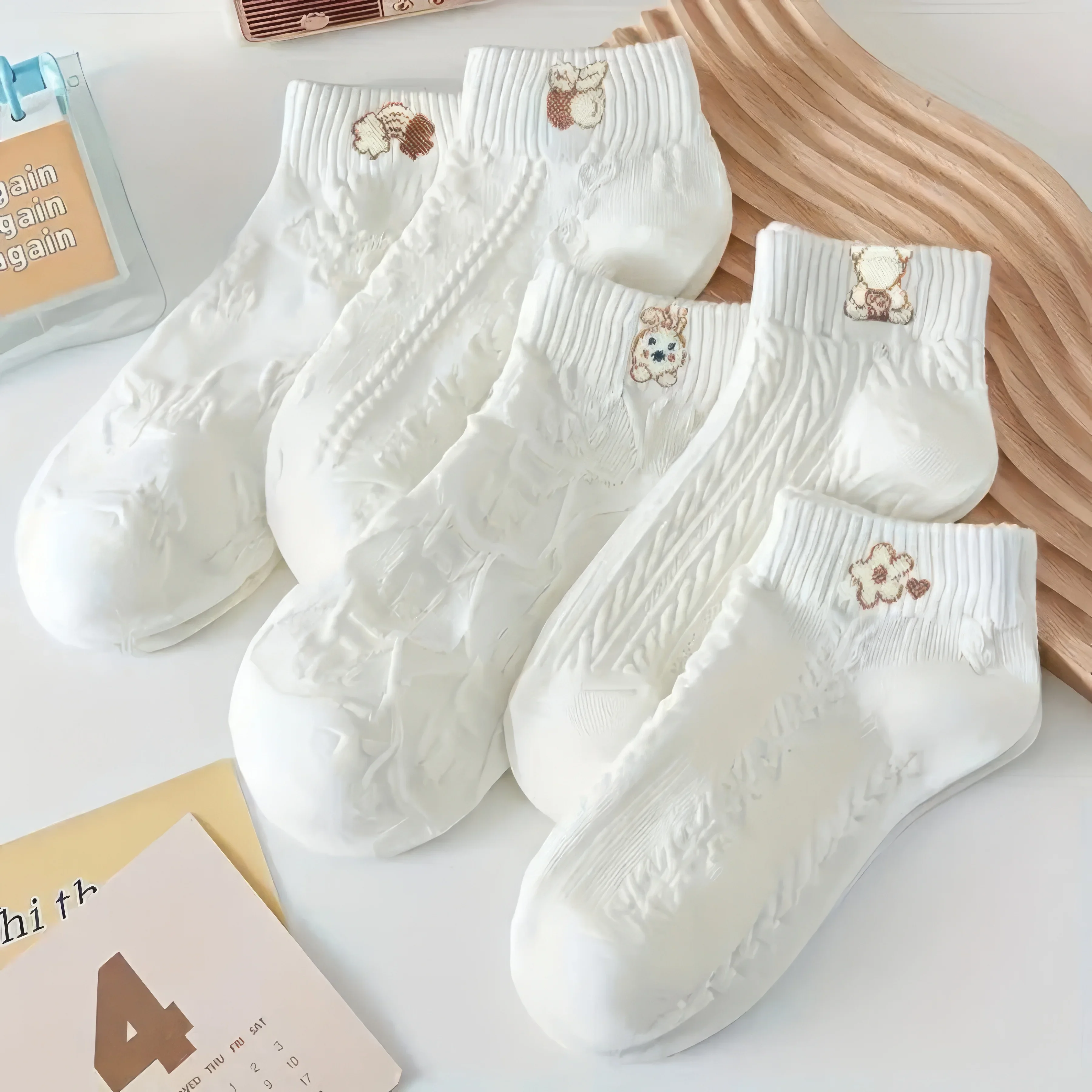 

5 Pairs of Soft White Cloud Rabbit Socks, Cute Design, Comfortable and Durable, Suitable for Daily Wear