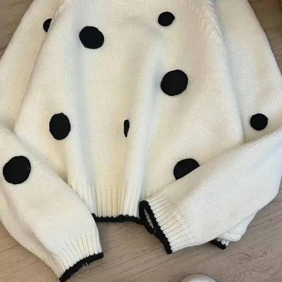 

Korejpaa 3D Polka Dot Embroidery Round Neck Sweater Pullover Women Autumn Winter New Korean Style Short Knitted Pull Femme Top