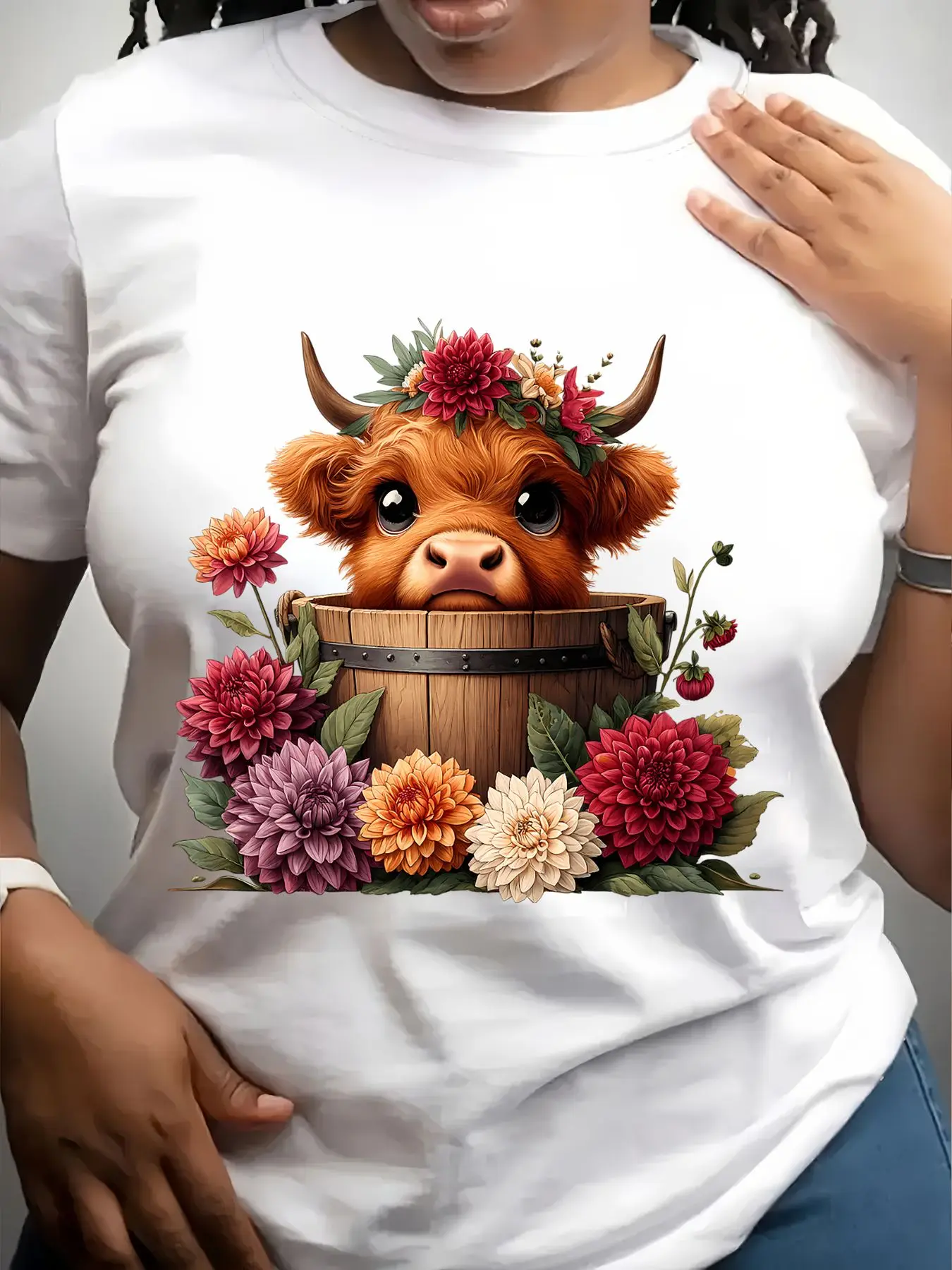 Women's Trendy Crew Neck T-Shirt Cute Highland Cow in Bucket Suitable for Casual Sportswear