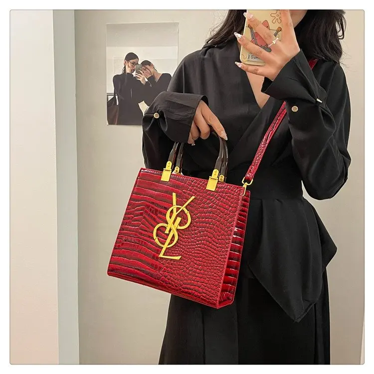 ‌Retro Crocodile-Design PU Handbag 2025 - Foldable Square Bag & Adjustable Chain, Anti-Scratch Purse for Evening/Casual/Weekend‌