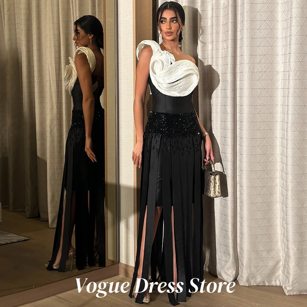 Contrasterende kleur satijnen avondjurk Prachtige één-schouder op maat gemaakte homecoming-jurken Delicate kralen Formele gelegenheidsjurken