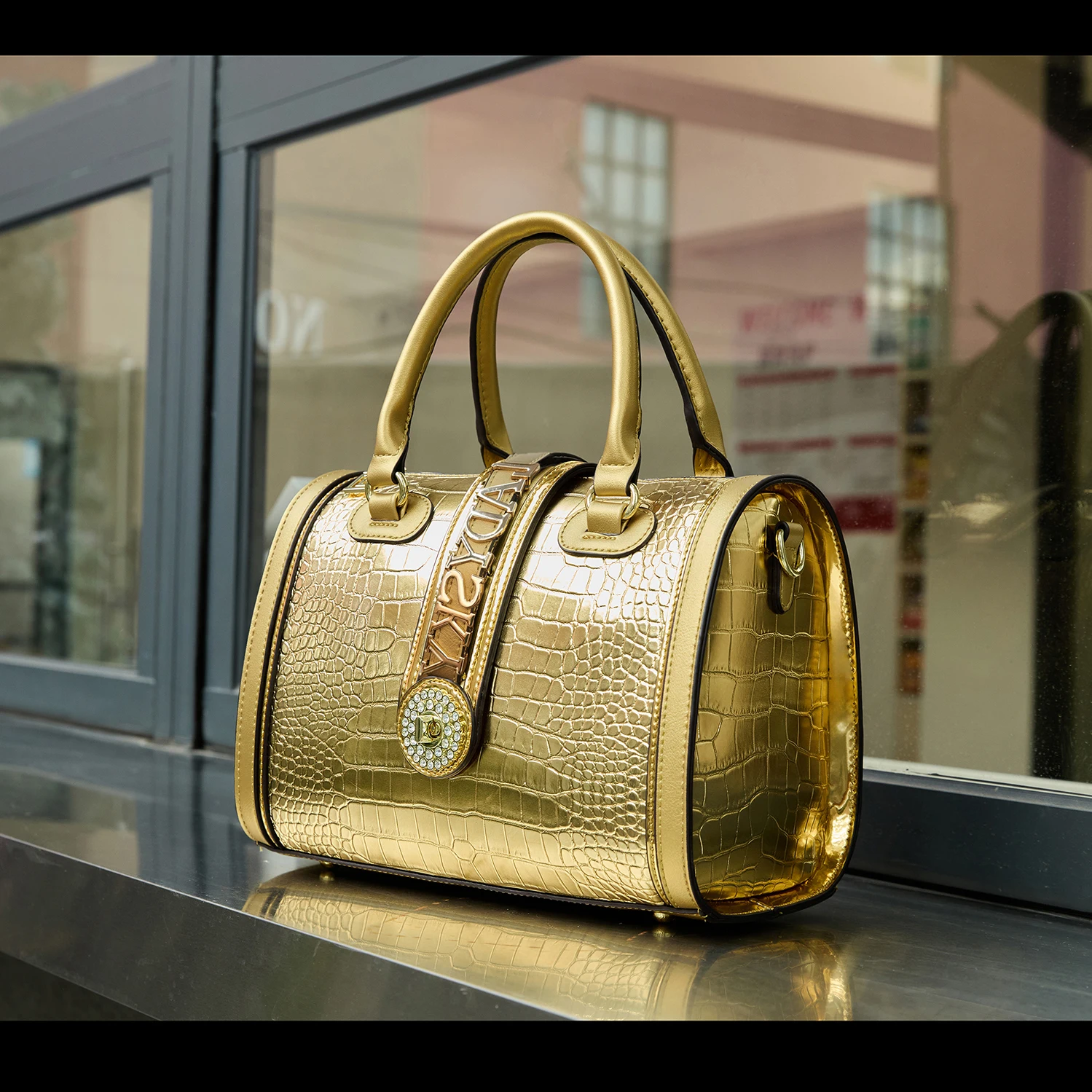 حقيبة يد عصرية من Ladysky للنساء، حقيبة نسائية ذات سعة كبيرة، حقيبة نسائية من أعلى المنتجات مع حرف معدني من مصنع جودة قوانغتشو