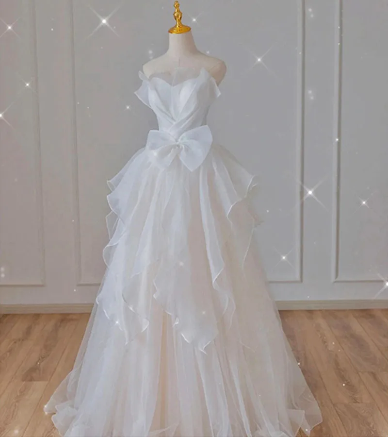 2025, neues Modell, weißes, leichtes Hochzeitskleid im französischen Stil, elegantes, schlichtes, trägerloses Ballkleid, Prinzessin-Vintage-Hochzeitskleid