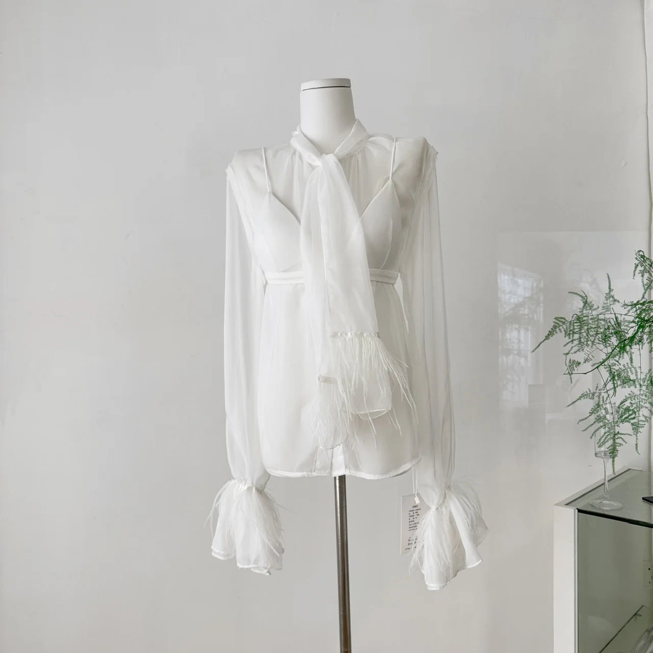 

Ostrich Hair Trumpet Sleeve Ribbon Corset Shirt Women