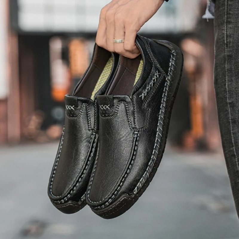 

Новая кожаная мужская обувь ручной работы, повседневные удобные мужские лоферы, кожаная обувь без шнуровки, мужская обувь на плоской подошве, лидер продаж, уличная прогулочная обувь