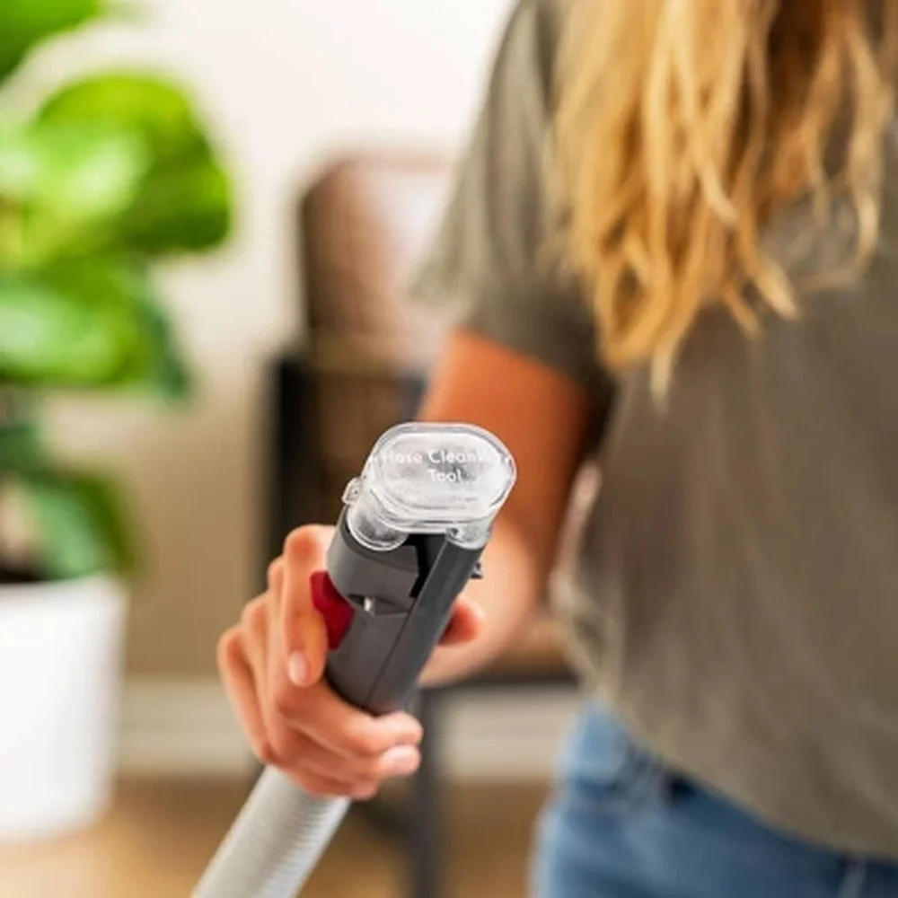 Portable Heated Carpet Cleaner Multi-Surface Bagless Lightweight 1.6L Capacity 15ft Cord Powerful Stain Remover Compact Design