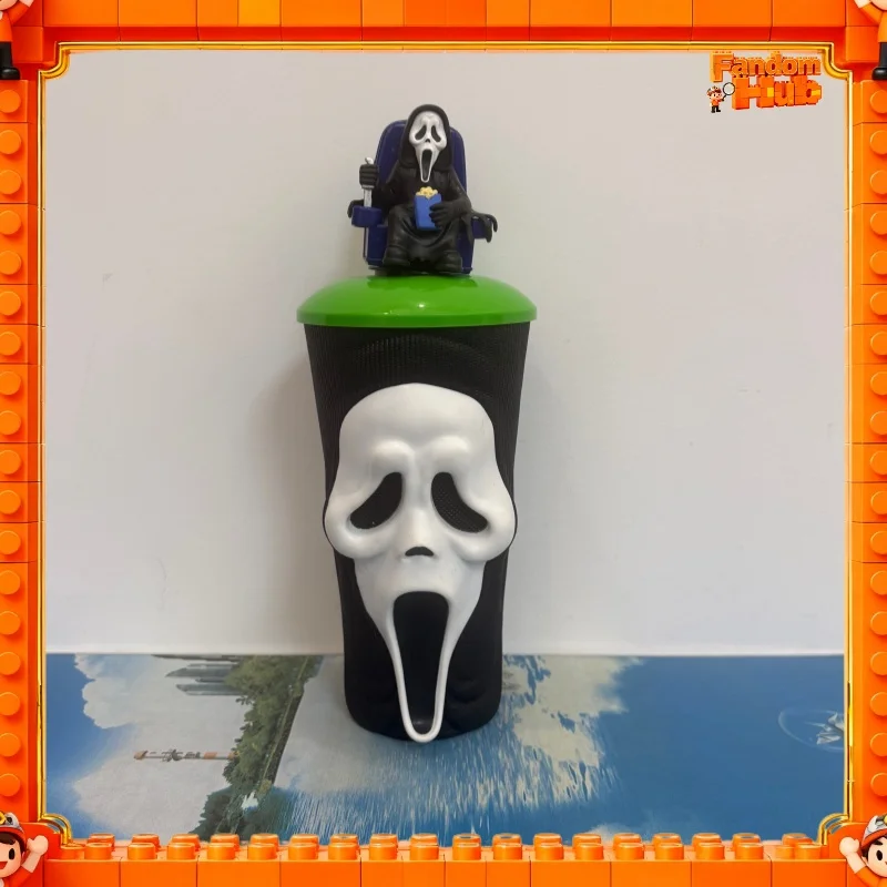 Echte lose Scream Ghostface Figuren-Wasserbecher-Modell-Spielzeugfigur als Geschenk für Fans, mögliche Mängel, nicht für Perfectionisten geeignet.