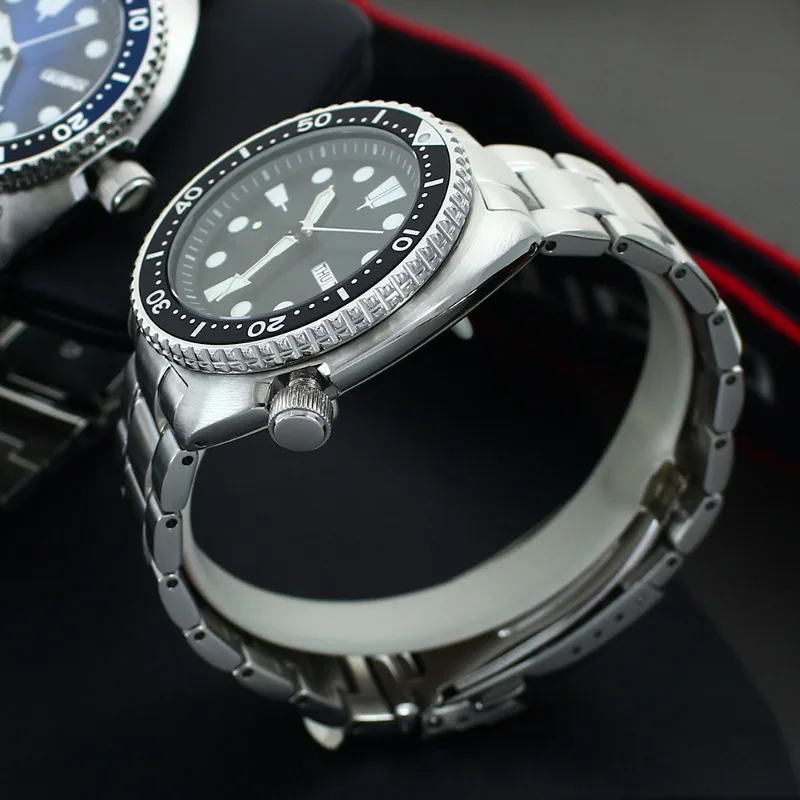 نموذج السلحفاة 316L من الفولاذ المقاوم للصدأ مقاوم للماء من زجاج الياقوت المضيء لساعة الحركة الميكانيكية NH35