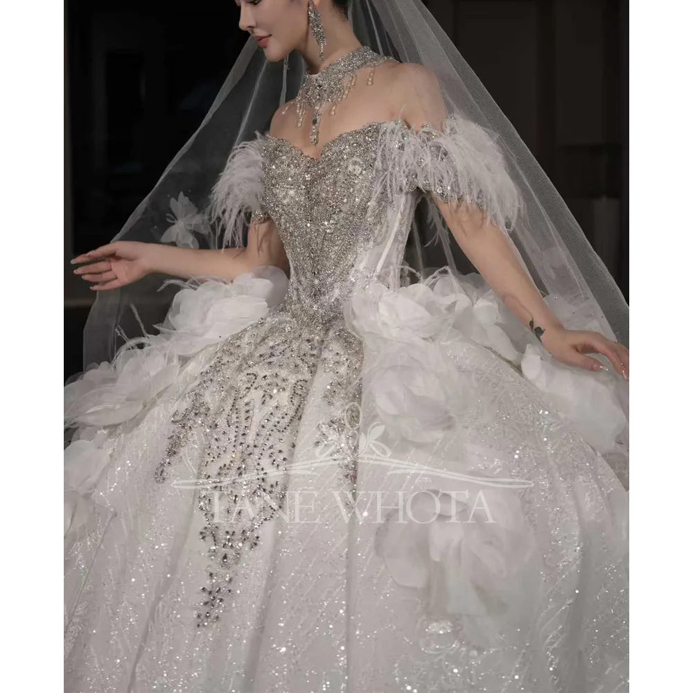 우아한 연인 오프 숄더 비즈 장식이 달린 깃털 웨딩 드레스 맞춤형 신부 가운