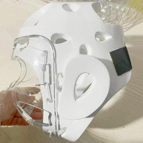 Imagen 2 del producto Casco aprobado por WKF con máscara, Protector facial blanco y negro, protectores de nariz, entrenamiento de Taekwondo, equipo de cabeza para competición, chico y adulto