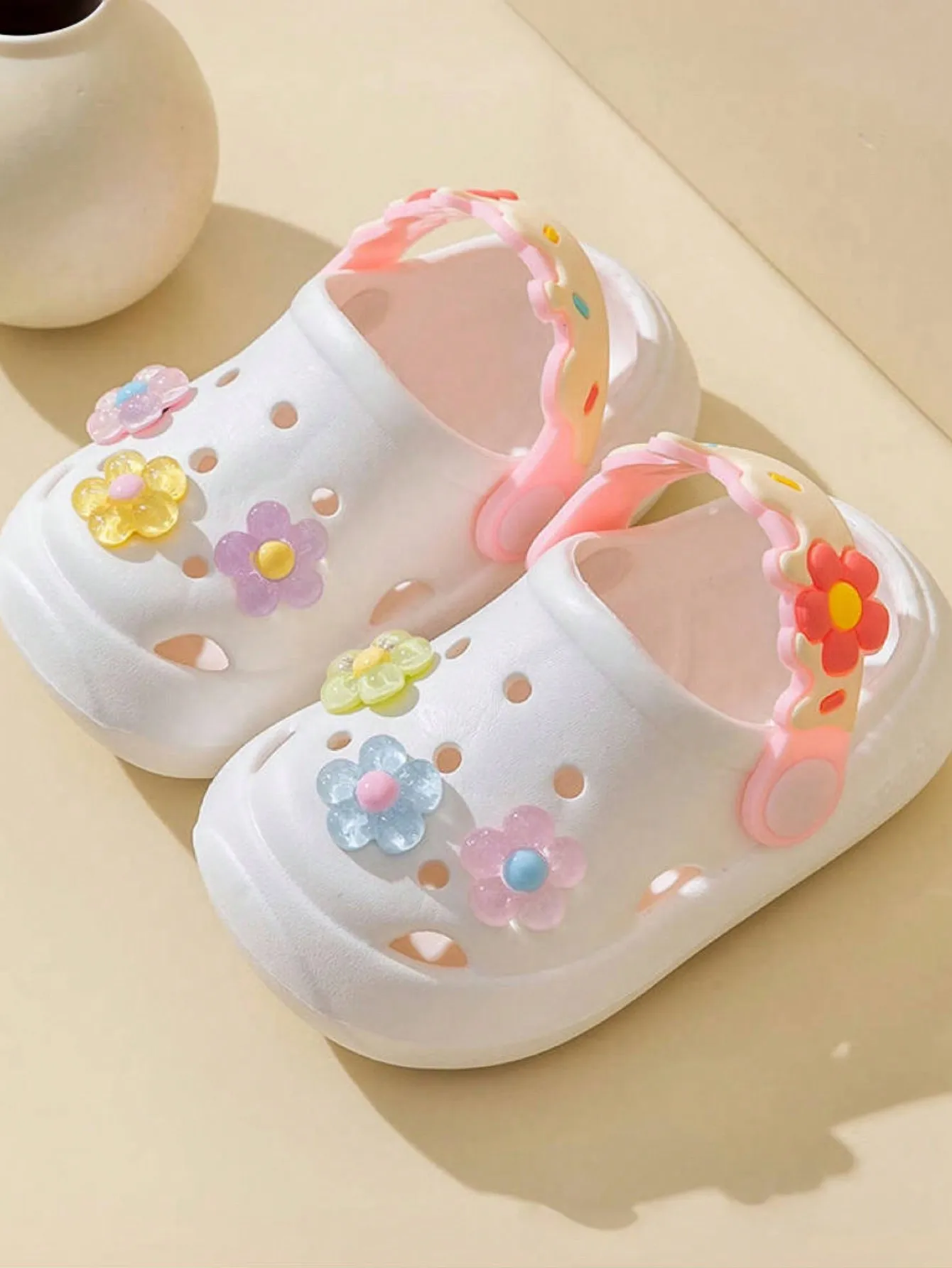 

Летние домашние нескользящие босоножки-трансформеры на мягкой подошве с цветочным принтом для детей