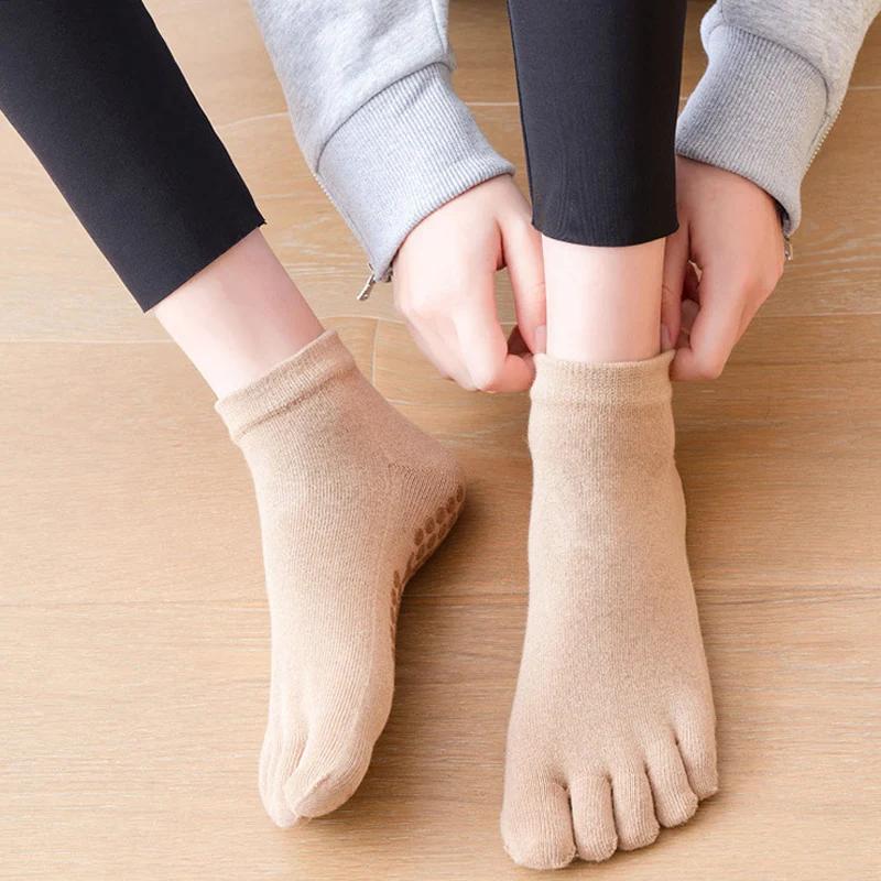 Non-Slip Five Toes Yoga Socks Women Breathable Backless Dance Pilates Socks Ladies Ballet Pure Barre Fitness Sports Cotton Socks